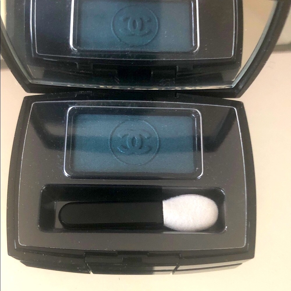 CHANEL Blue Eyeshadow
